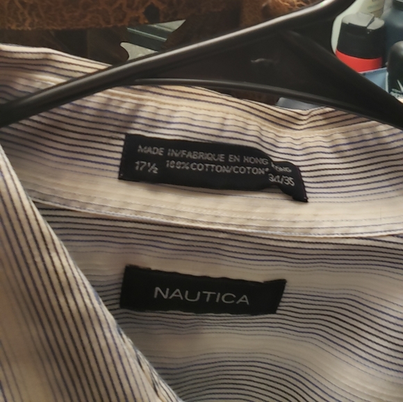 NAUTICA LONG SLEEVE BUTTON UP DRESS 👔 WHITE WITH BLUE PIN STRIPES 100% cotton - Picture 2 of 5